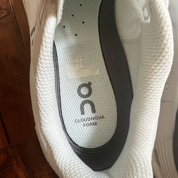 On Running CloudNova Form Sneakers - Picture 11 of 12